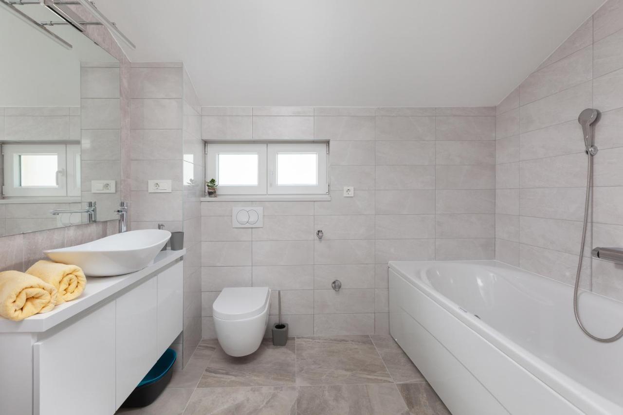 פודגורה Apartments Galic מראה חיצוני תמונה